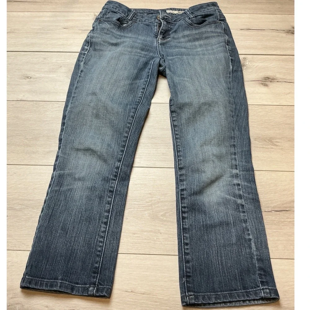 DKNY Jeans Straight Leg Denim Pants Womens Size 2 Medium Wash Blue PreLoved